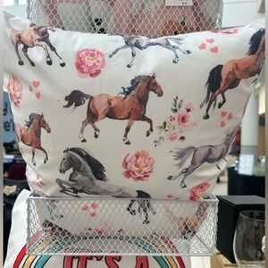 18" x 18" Runnings Horses  Cushion